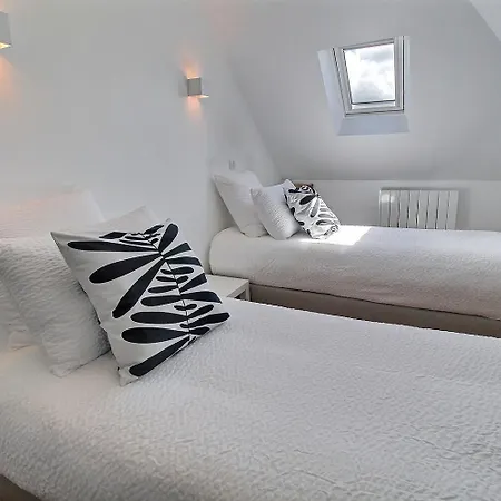 Holiday home Roz Vallee 1