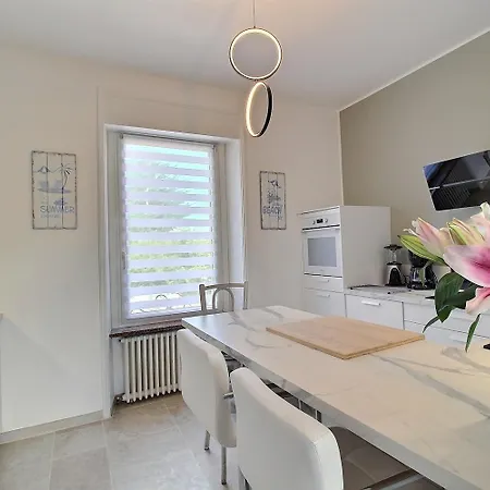 Roz Vallee 1 Holiday home